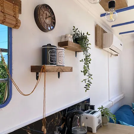 Case de vacanță The Horsebox A Tiny Souda